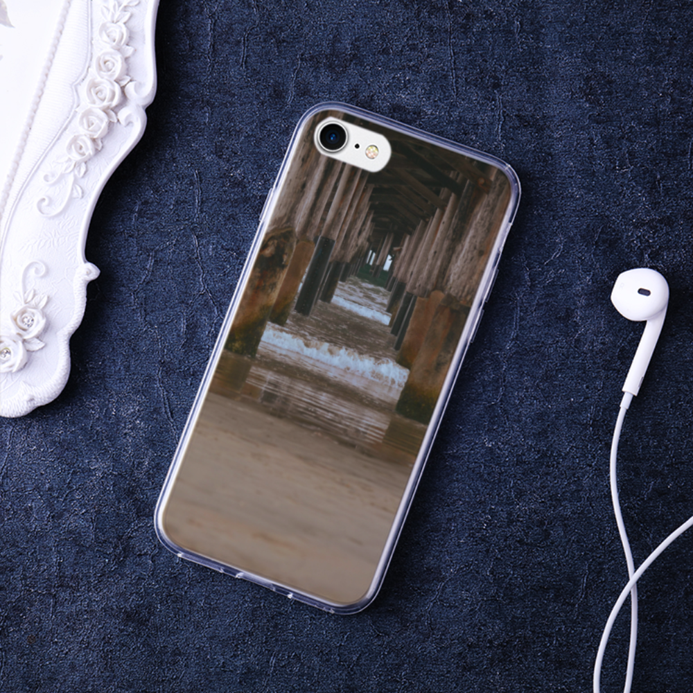 Newport Pier Cover Case for iPhone 7 /iPhone 8 Printy6 Lifestyle - Tracy McCrackin Photography