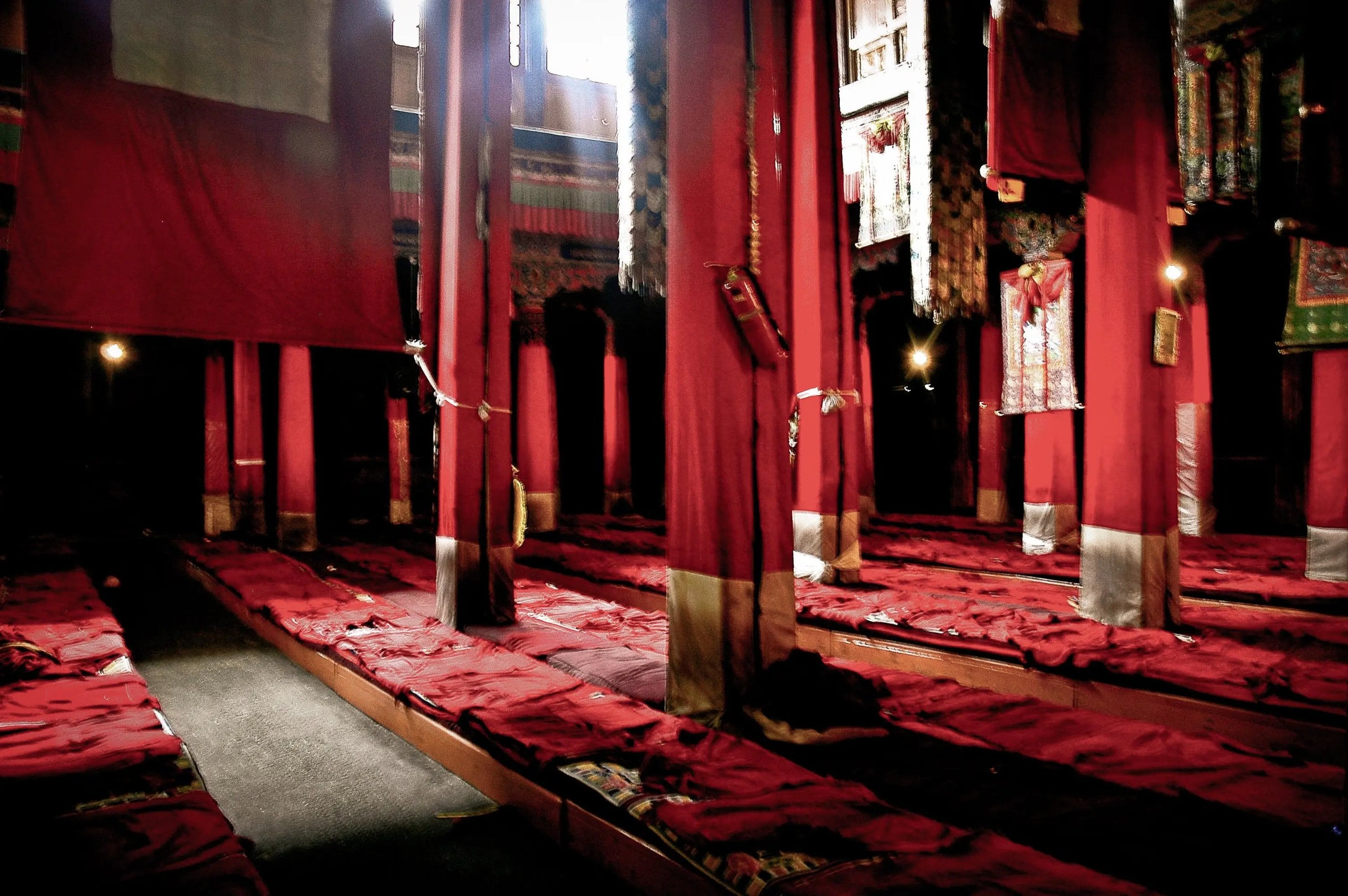 སེ་ར་དགོན་པའི་དགོན་པ་འདུས།: Sera Monastery: Sacred Tranquility Tracy McCrackin Photography Wall art - Tracy McCrackin Photography