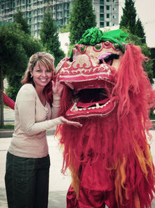 Tracy in China with Dragon - Tracy McCrackin Photography