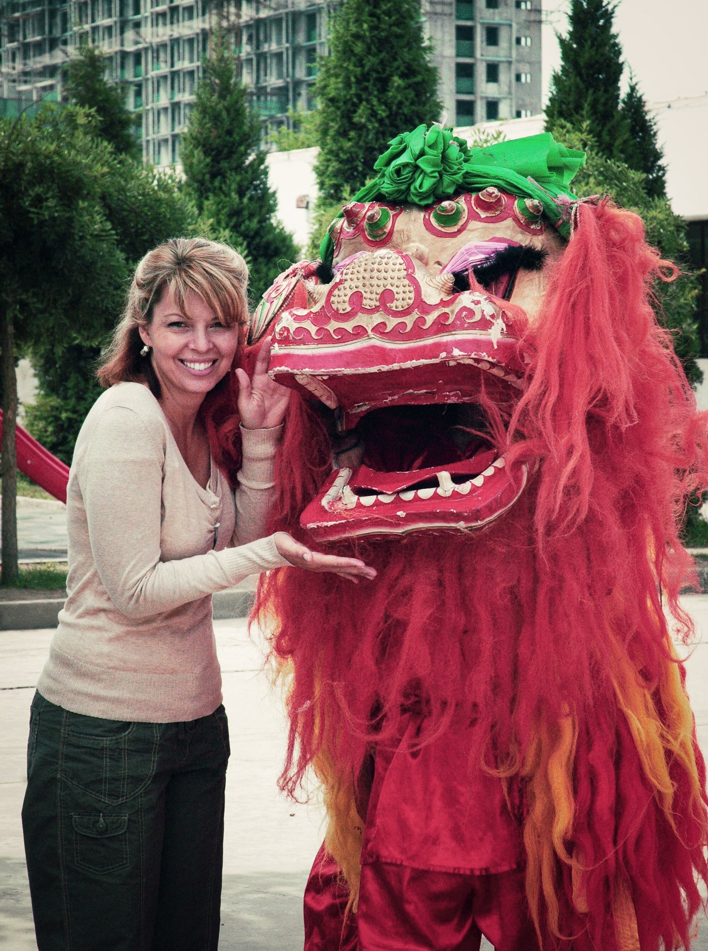 Tracy in China with Dragon - Tracy McCrackin Photography