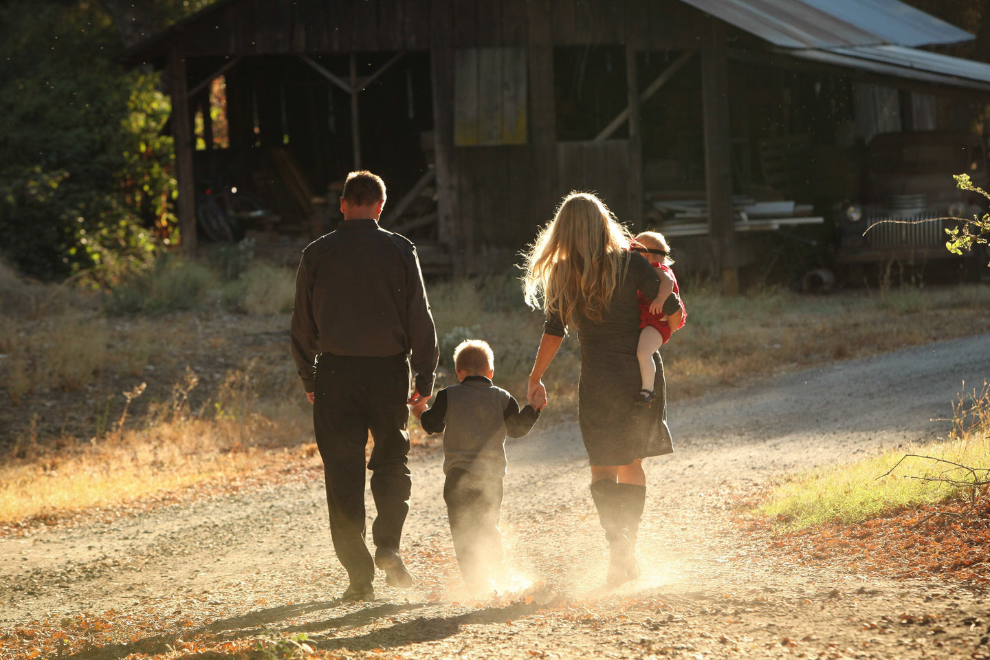 Family at the Farm Tracy McCrackin Photography - Tracy McCrackin Photography