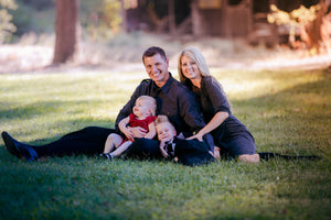 Family on the Lawn Tracy McCrackin Photography - Tracy McCrackin Photography